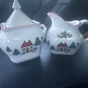 Holiday Creamer and Sugar Bowel